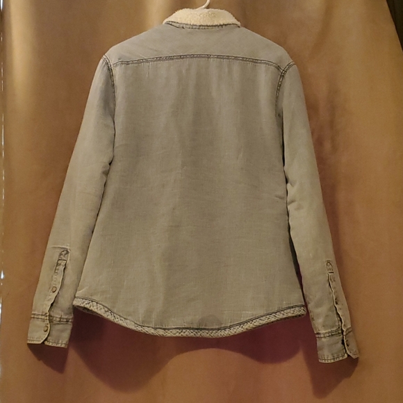 Jean Jacket (Button Up) - Picture 2 of 4